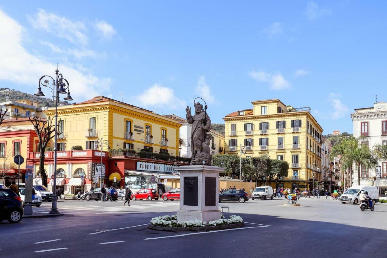 Appartamento Maison Flavia Sorrento Esterno foto